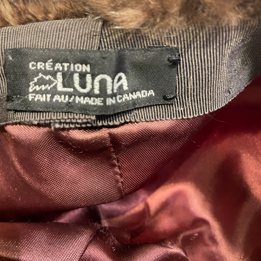 Fur hat Made in Canada - Picture 7 of 7